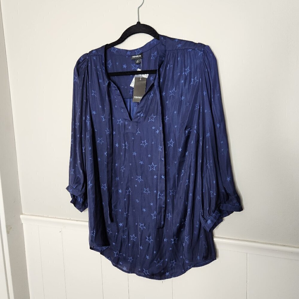 NWT TORRID Blue Star Jacquard Blouse